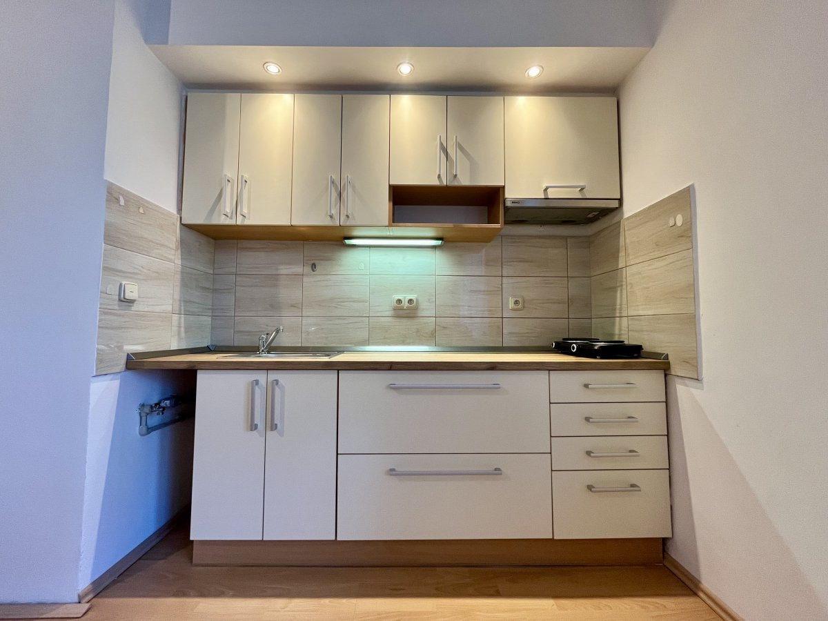 Pronájem bytu 1+kk, Marie Majerové, Poruba-sever,  8600 Kč/měs, 23 m2