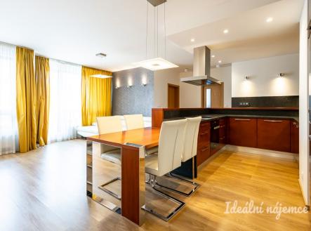 Pronájem bytu, 3+kk, 80 m²