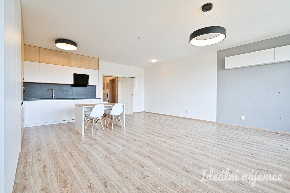 Podnájem bytu 1+kk, Slovanská, Slavkov u Brna,  15.900 Kč/měs, 57 m2 včetně parkování