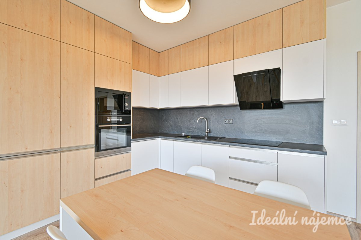 Podnájem bytu 1+kk, Slovanská, Slavkov u Brna,  15.900 Kč/měs, 57 m2 včetně parkování