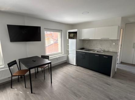 Pronájem bytu, 1+kk, 35 m²