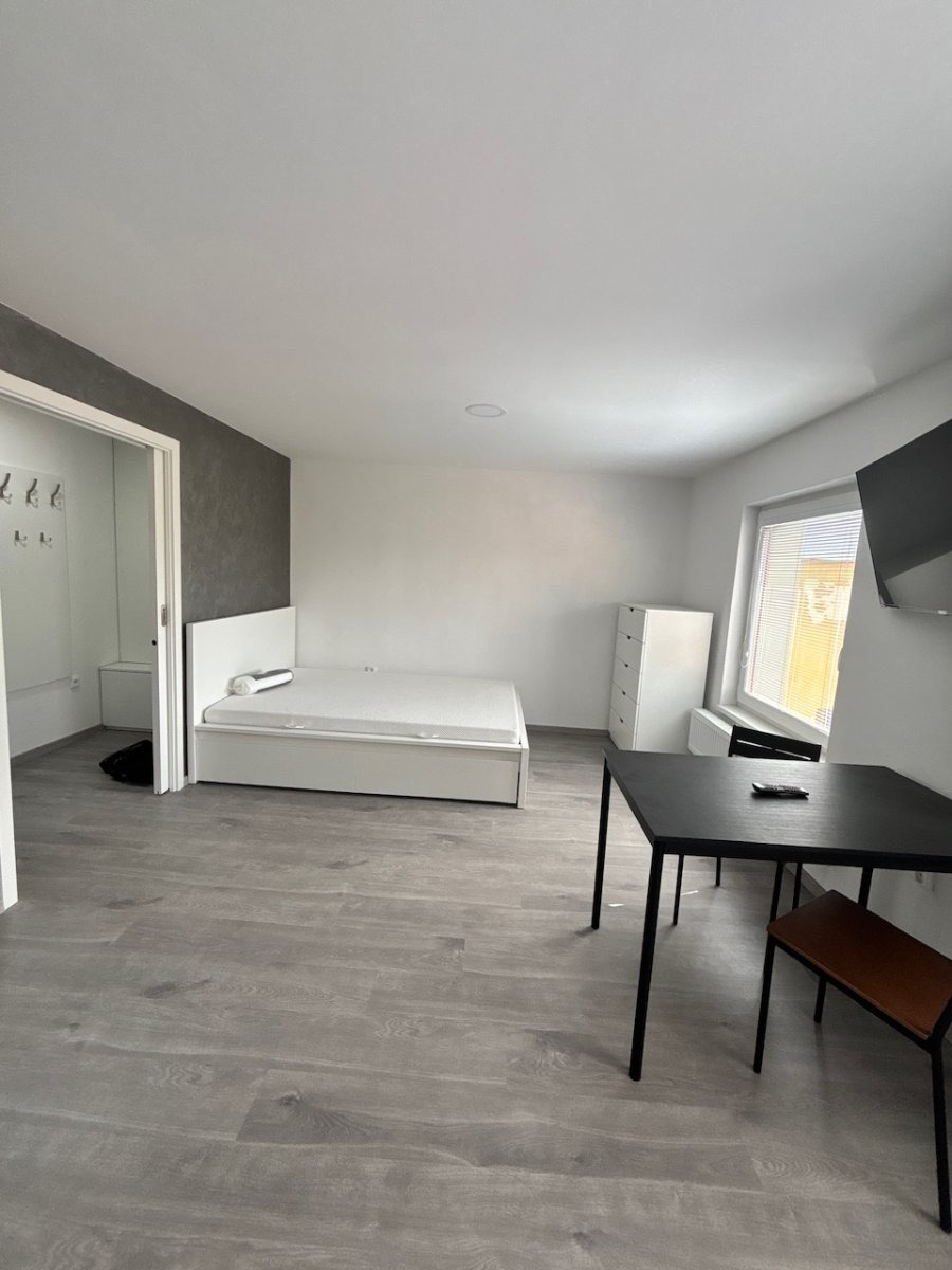 Pronájem bytu 1+kk, ČS. Partyzánů, Chrudim, 35 m2