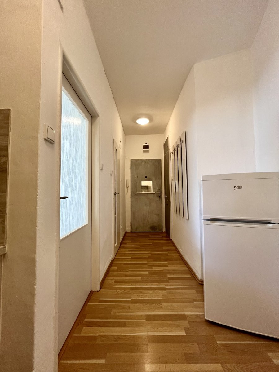 Pronájem bytu 1+kk, Podroužkova, Poruba-sever, 10200 Kč/měs, 31 m2