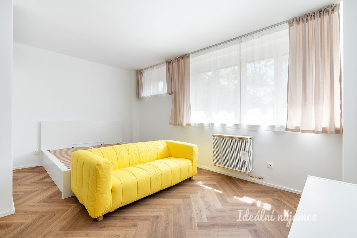 Pronájem bytu 1+kk, Obětí 6. května, Krč, 20900 Kč/měs, 35 m2