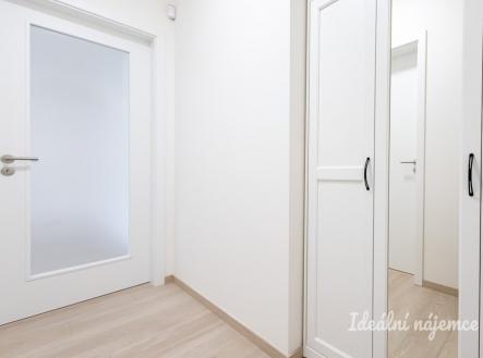 Pronájem bytu, 1+kk, 39 m²