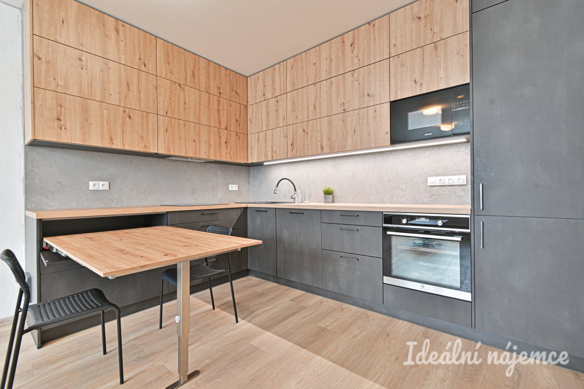 Podnájem bytu 2+kk, Placzkova, Trnitá,  24.000 Kč/měs včetně parkování, 51 m2