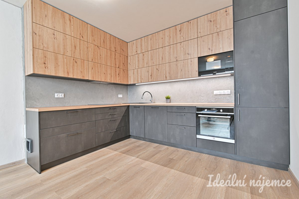 Podnájem bytu 2+kk, Placzkova, Trnitá,  24.000 Kč/měs včetně parkování, 51 m2