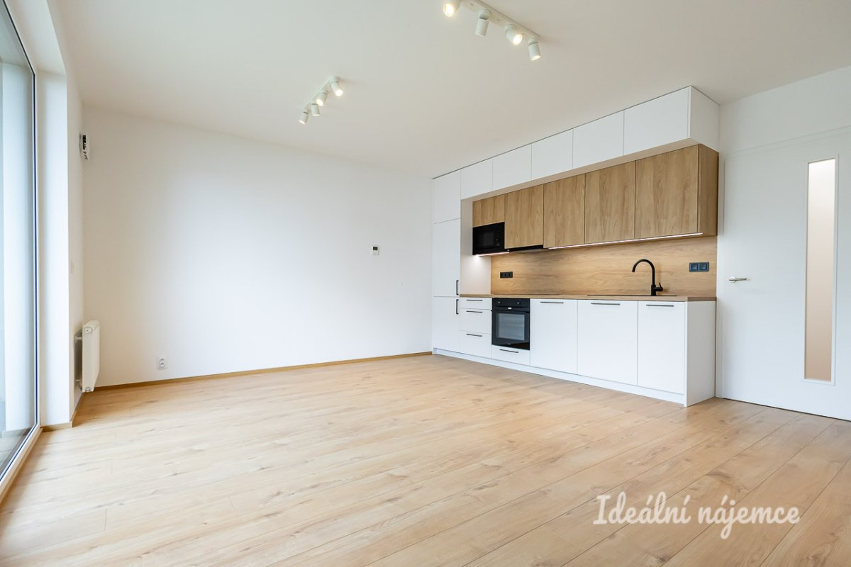 Pronájem bytu 1+kk, Nebřenická, Chodov, 19900 Kč/měs, 37 m2