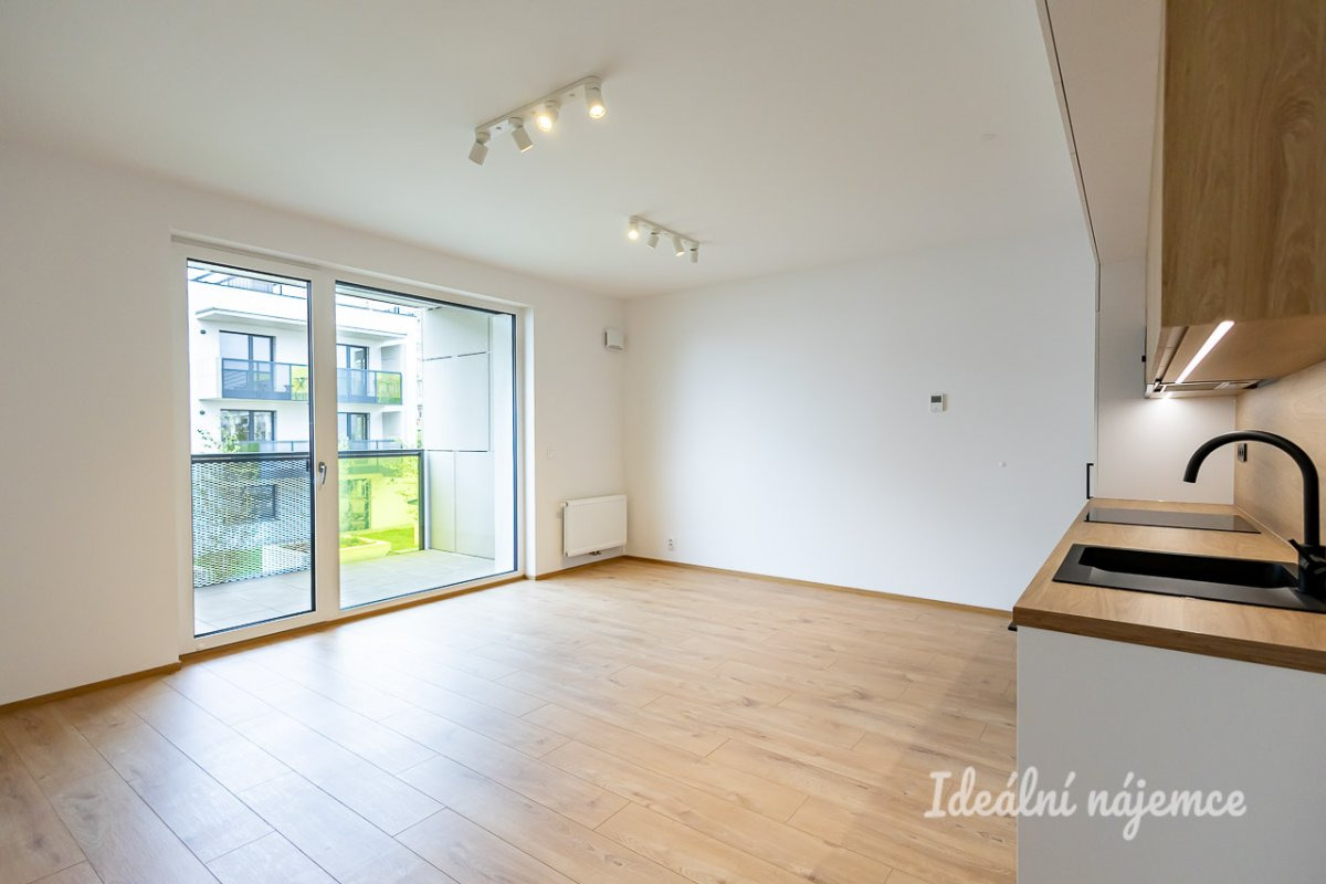 Pronájem bytu 1+kk, Nebřenická, Chodov, 19900 Kč/měs, 37 m2
