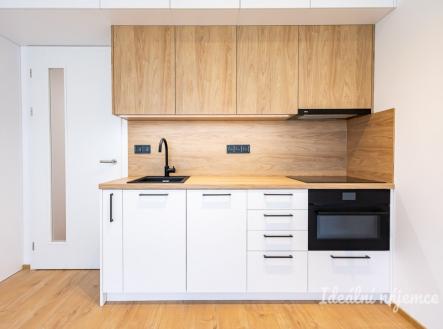 Pronájem bytu, 1+kk, 33 m²