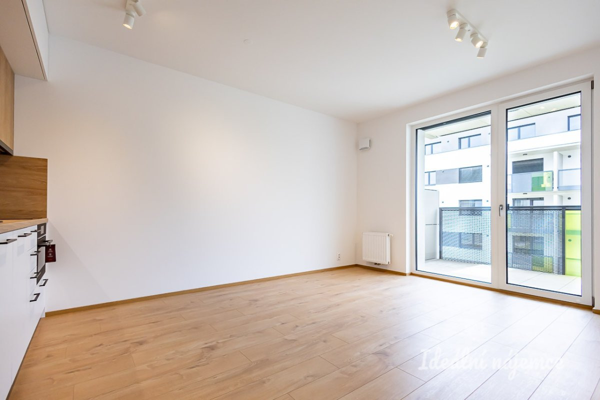Pronájem bytu 1+kk, Nebřenická, Chodov, 19900 Kč/měs, 33 m2