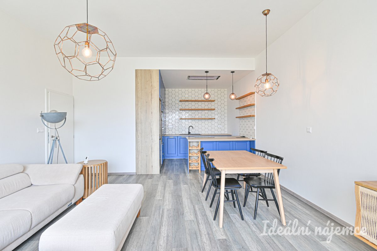 Pronájem bytu 3+kk, Kumpoštova, Sadová, 32000 Kč/měs, 84 m2