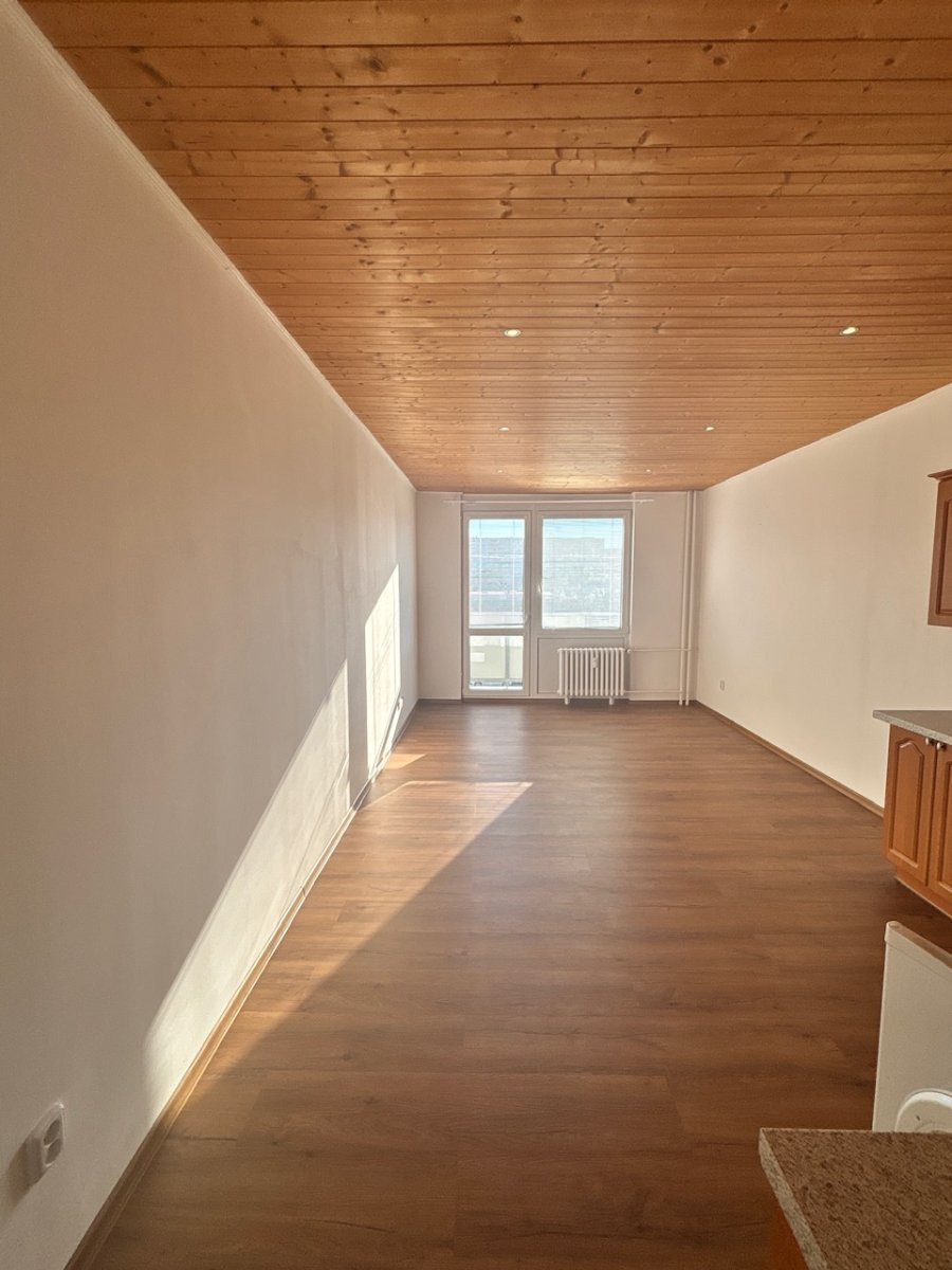 Pronájem bytu 1+kk, Brožíkova, Nový Hradec Králové, 12900 Kč/měs, 30 m2