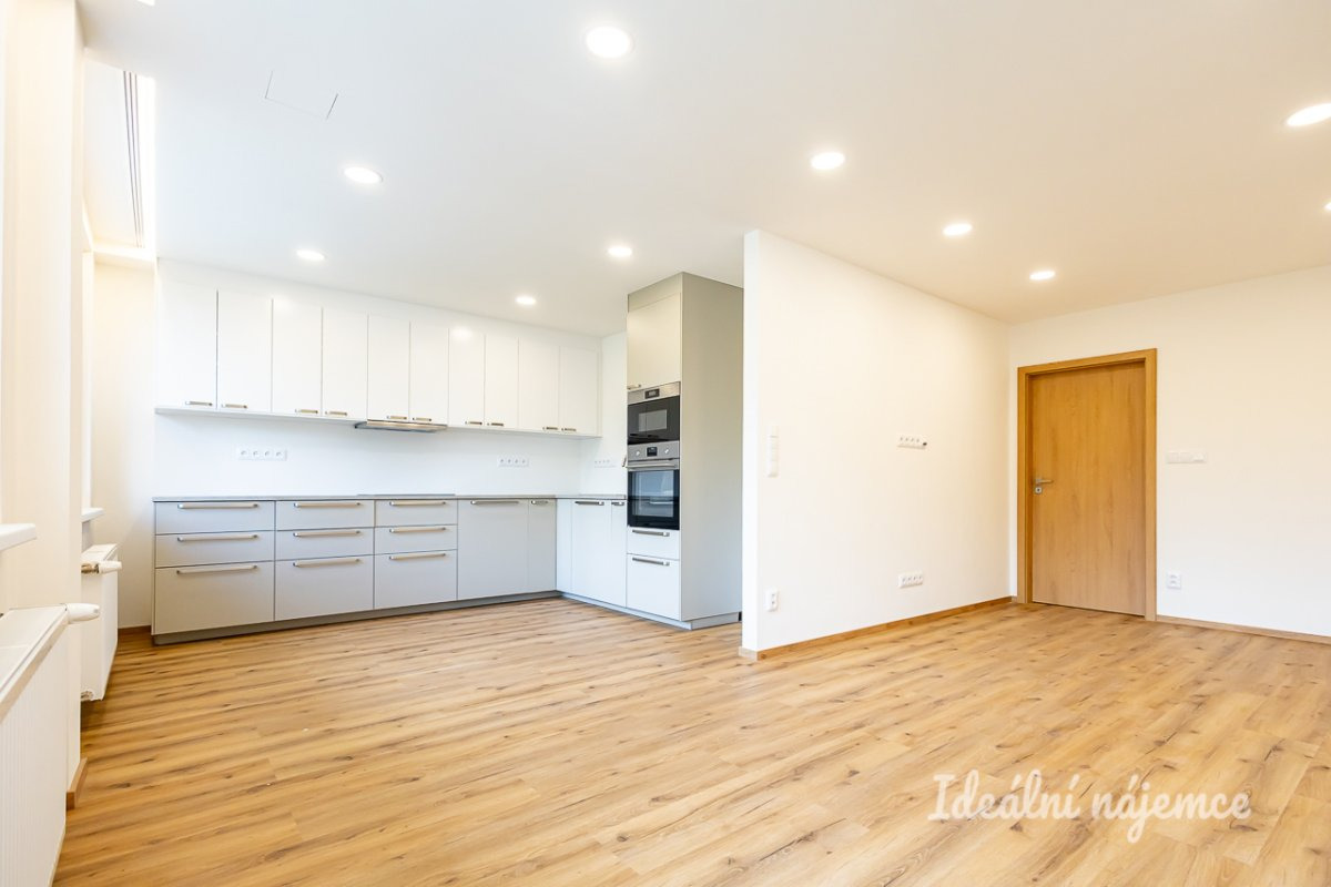 Pronájem bytu 3+kk, Baškirská, Vršovice, 85 m2