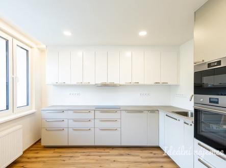 Pronájem bytu, 3+kk, 85 m²