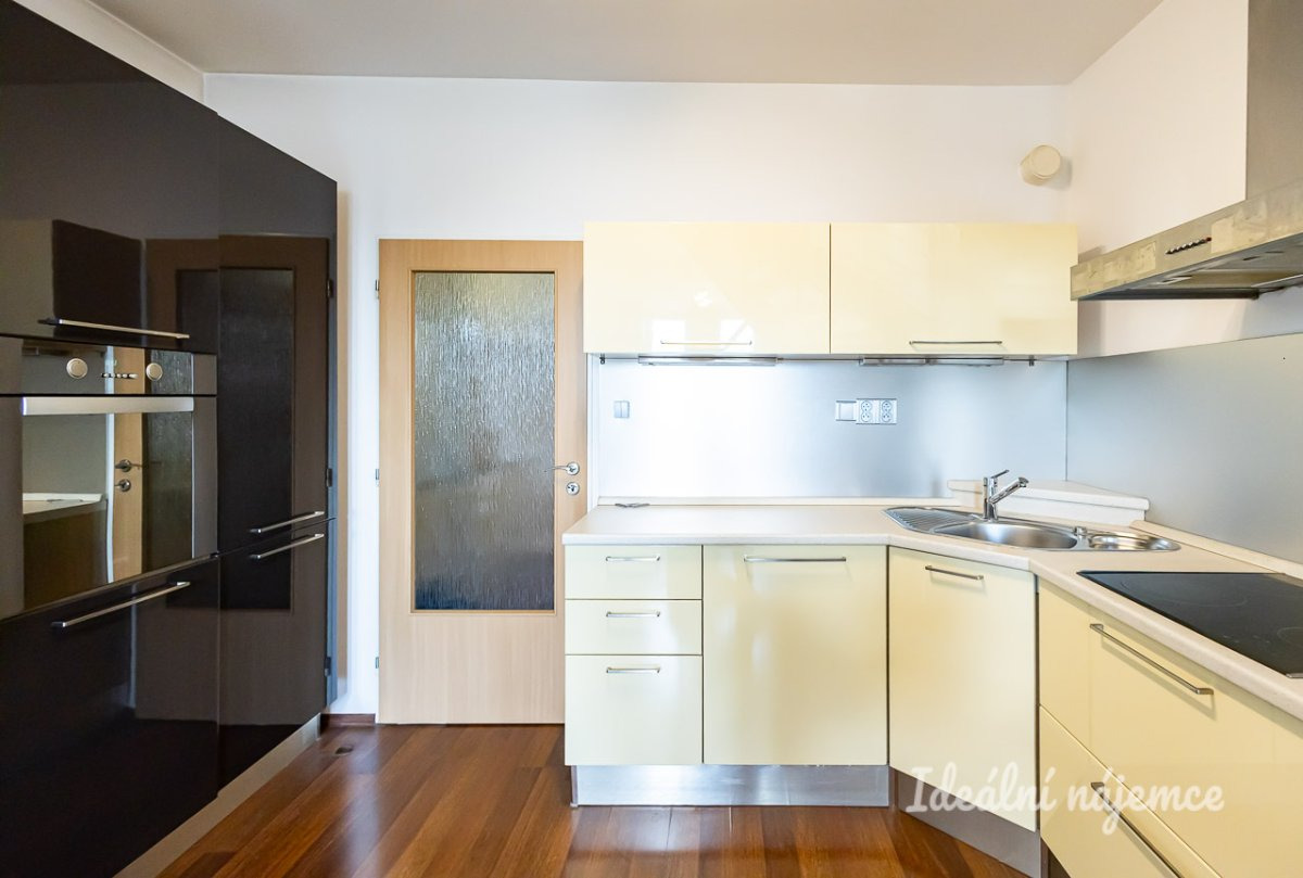 Pronájem bytu 2+kk, Pod Nouzovem, Kbely, 57 m2