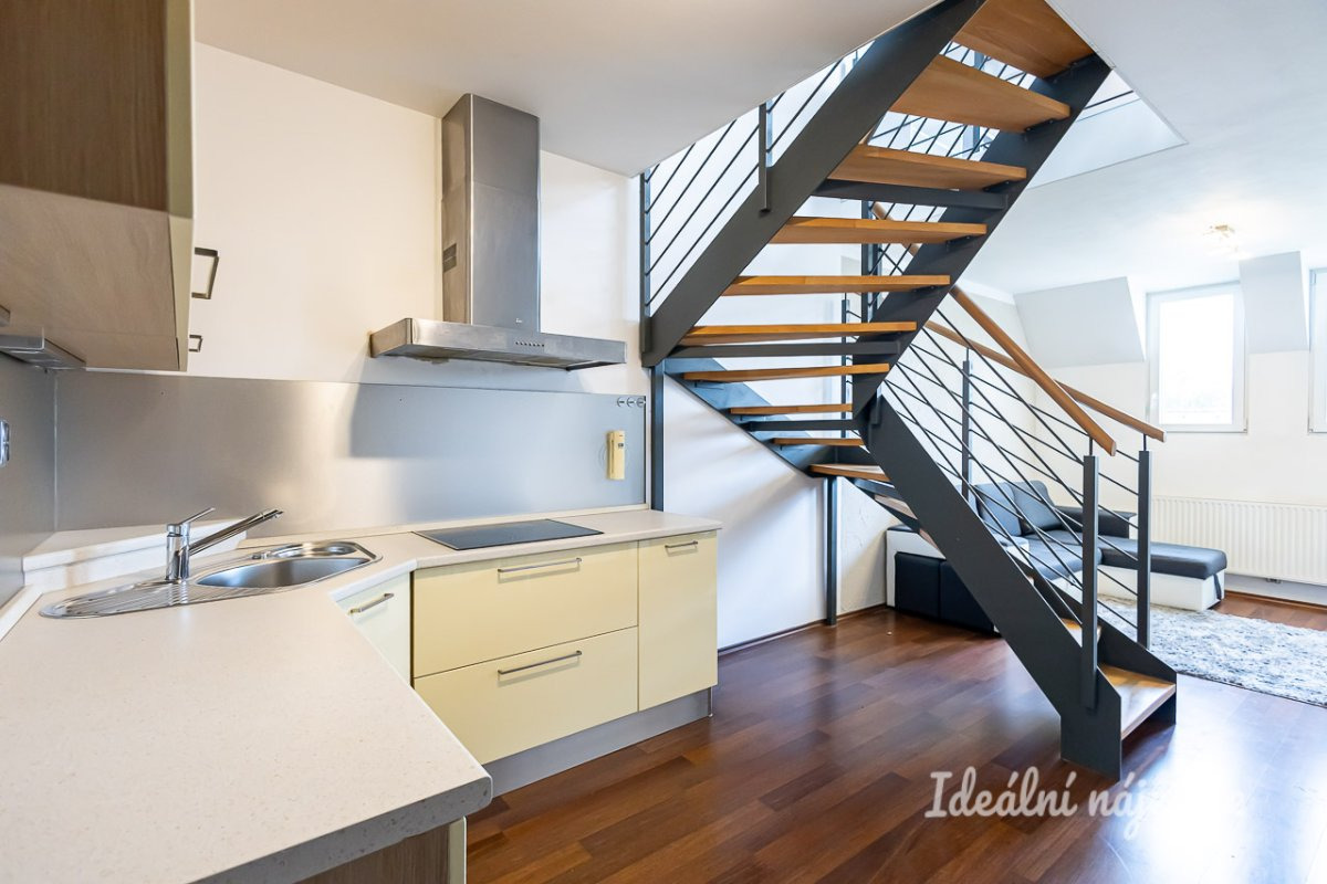 Pronájem bytu 2+kk, Pod Nouzovem, Kbely, 57 m2