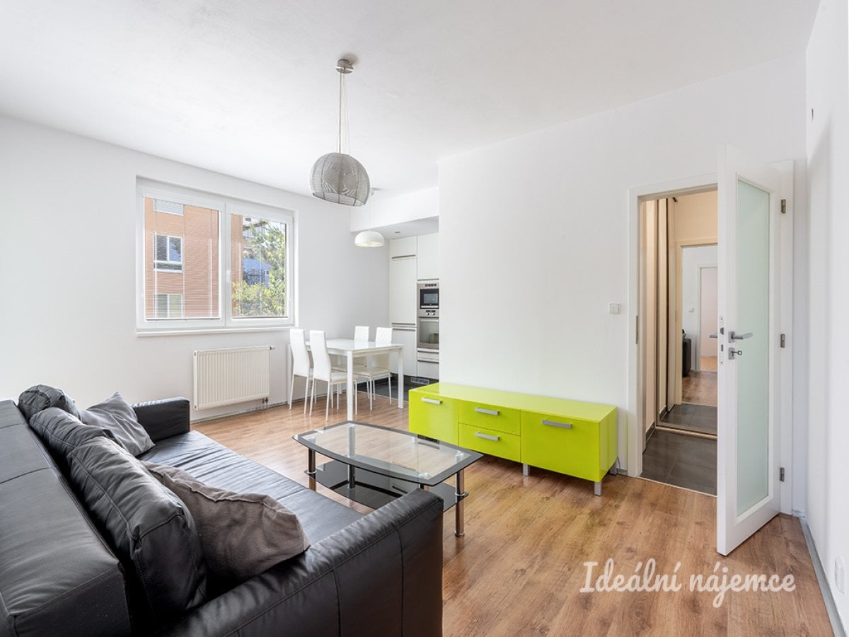 Pronájem bytu 3+kk, Marty Krásové, Čakovice, 23700 Kč/měs, 66 m2