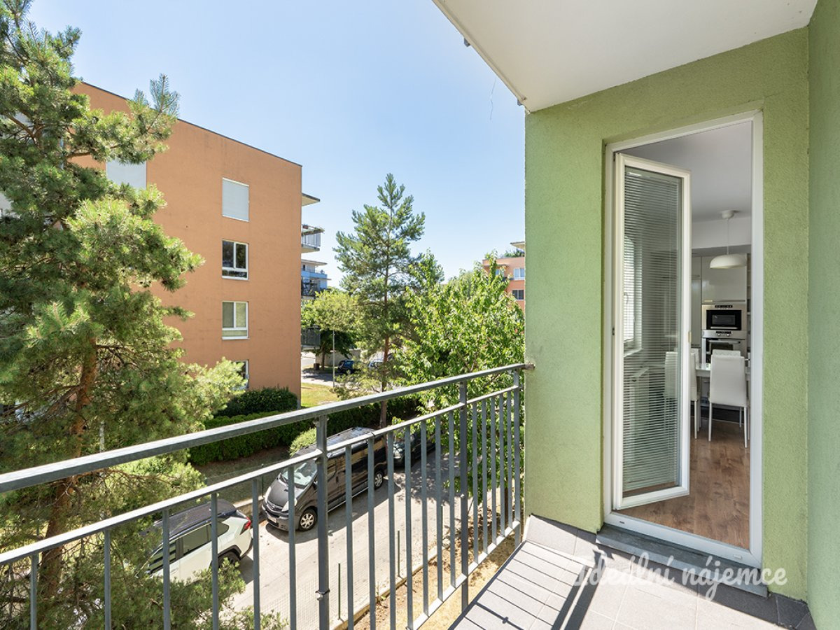 Pronájem bytu 3+kk, Marty Krásové, Čakovice, 23700 Kč/měs, 66 m2