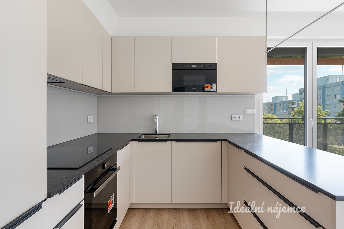 Pronájem bytu 3+kk, Sochorcova, Háje, 77 m2