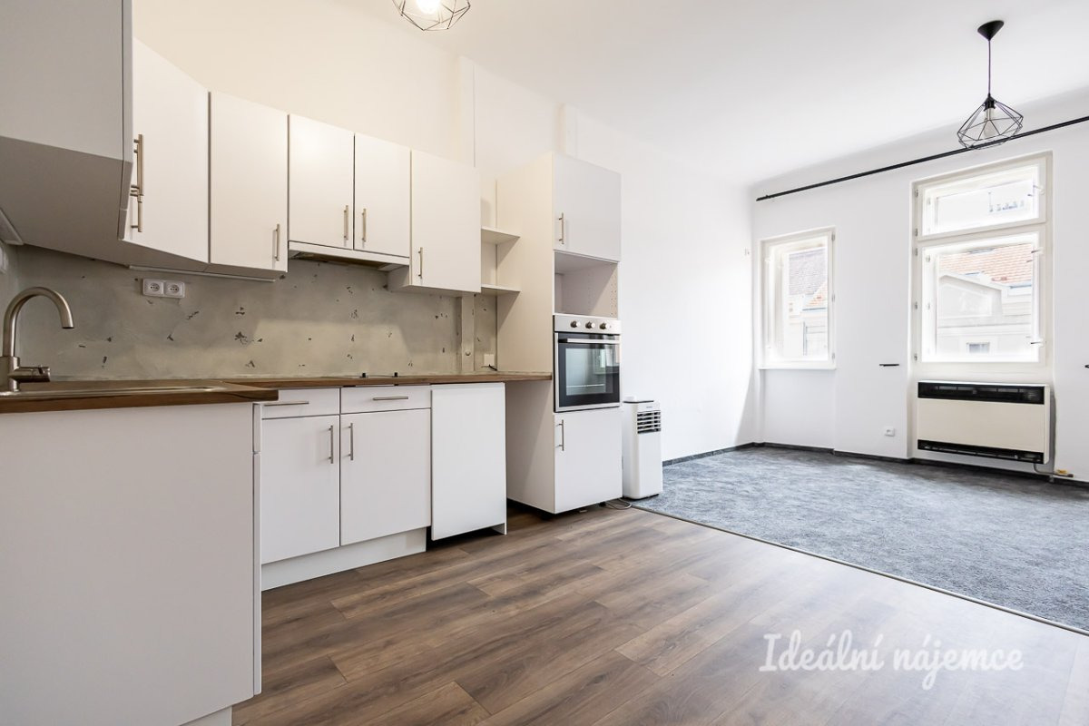 Pronájem bytu 2+kk, Jaromírova, Nusle,  21.500Kč/měs, 58 m2