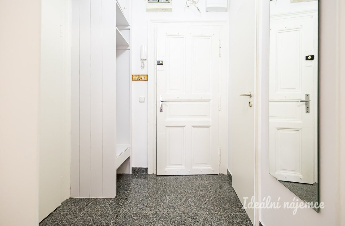 Pronájem bytu 2+kk, Jaromírova, Nusle,  21.500Kč/měs, 58 m2