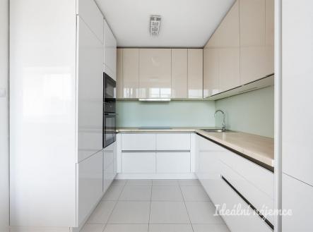 Pronájem bytu, 3+1, 62 m²