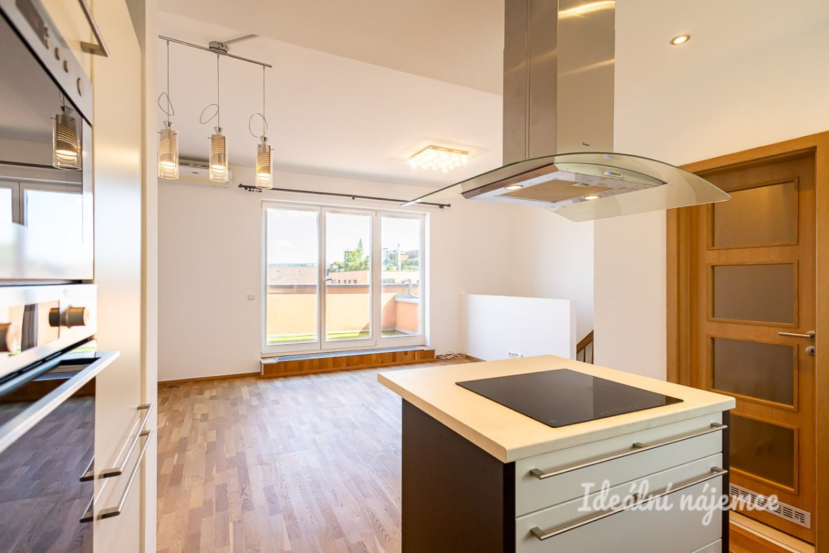 Pronájem bytu 2+kk, Tusarova 53,  Praha, 30.000 Kč/měs, 64m2