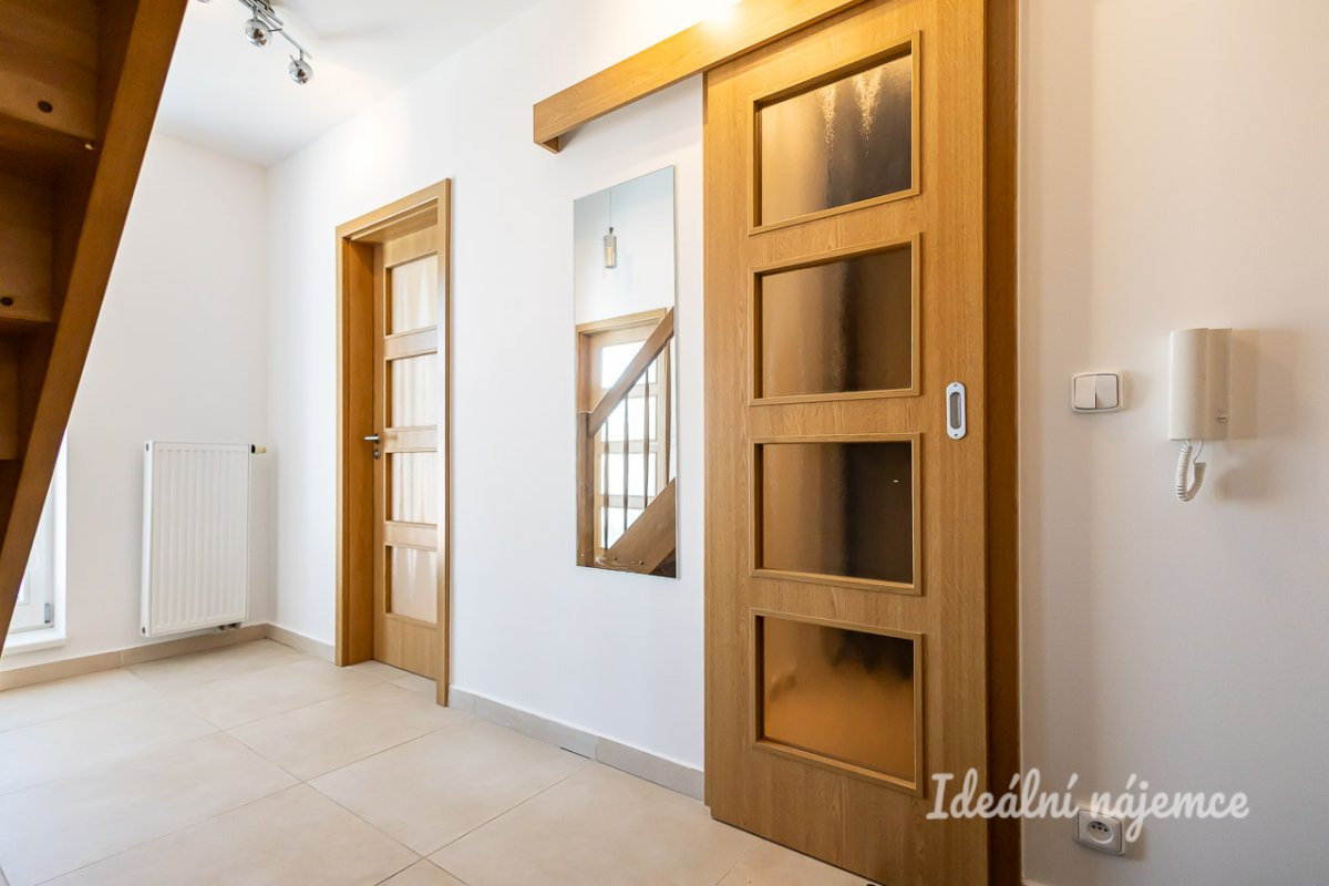 Pronájem bytu 2+kk, Tusarova 53,  Praha, 30.000 Kč/měs, 64m2