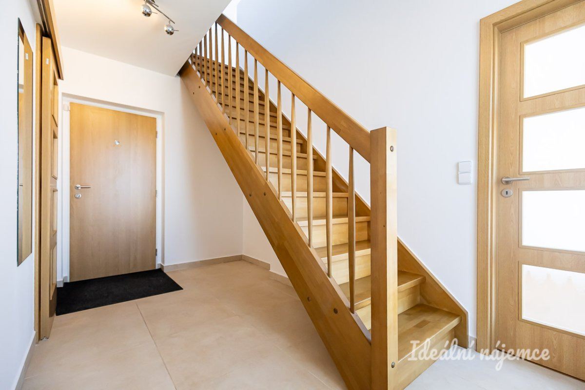 Pronájem bytu 2+kk, Tusarova 53,  Praha, 30.000 Kč/měs, 64m2