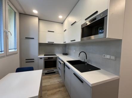 Pronájem bytu, 2+1, 54 m²