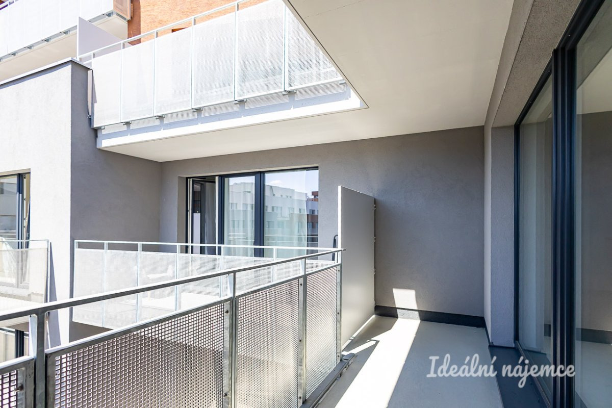 Pronájem bytu 1+kk, Gerstelova, Vysočany, 20900 Kč/měs, 47 m2