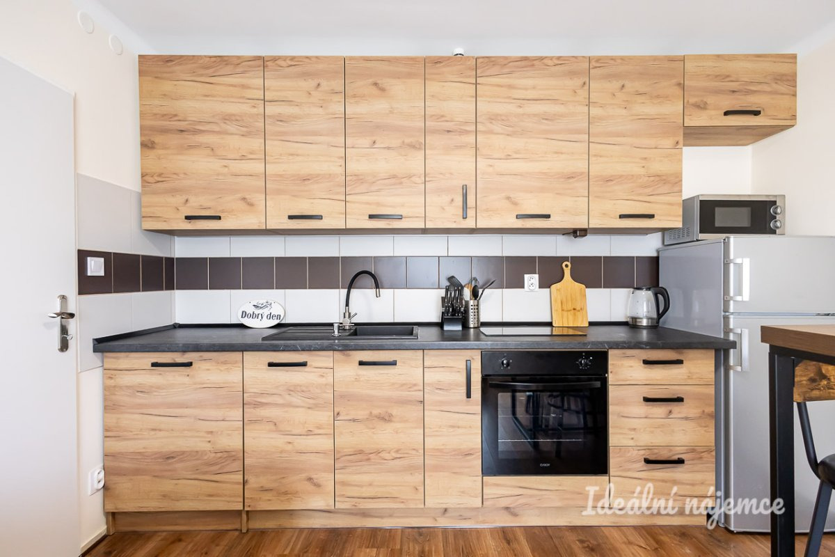 Pronájem bytu 1+1, Křivoklátská, Letňany, 16.900Kč/měs, 33 m2