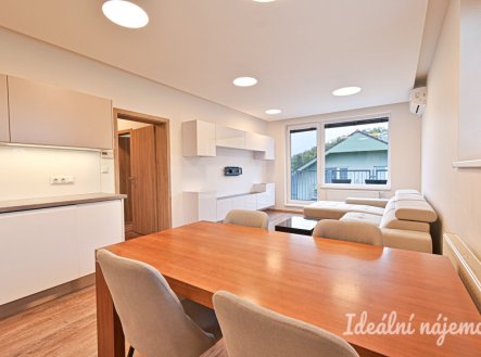 Pronájem bytu, 3+kk, 72 m²