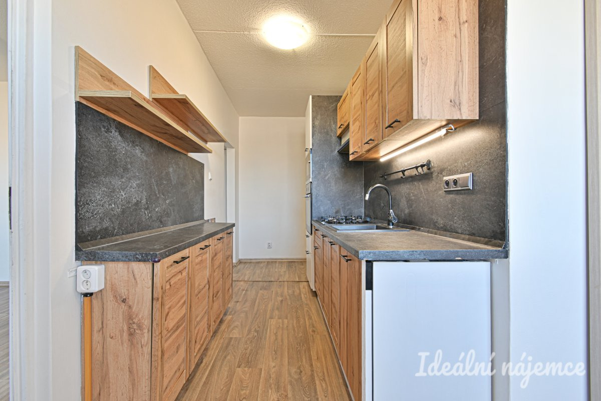 Pronájem bytu 2+1, Brněnská, Šlapanice u Brna, 21 000 Kč/měs, 61 m2