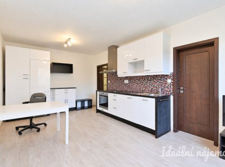 Pronájem bytu, 3+kk, 62 m²
