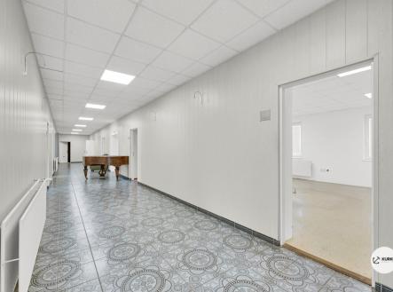 Pronájem skladovací prostor, 200 m²