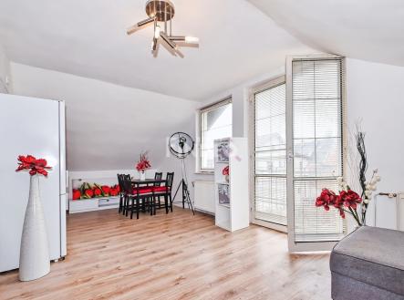 Pronájem bytu, 1+kk, 35 m²