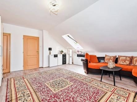 Pronájem bytu, 1+kk, 40 m²