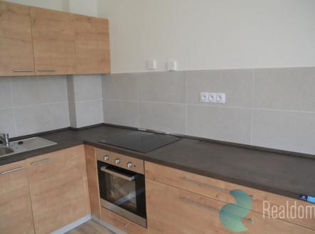 Prodej - nájemní dům, 844 m²