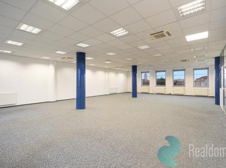 Pronájem kanceláře, 466 m²