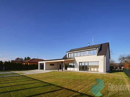 Pronájem - dům/vila, 193 m²