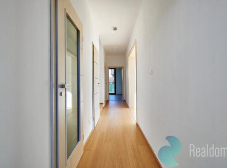 Pronájem - dům/vila, 193 m²