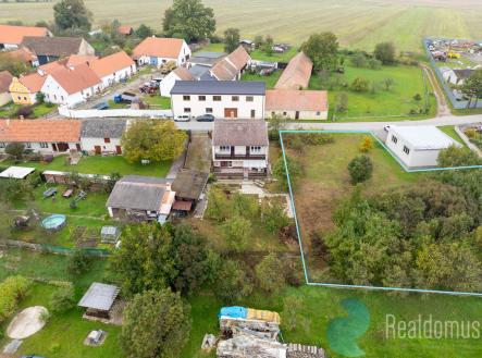 Prodej pozemku pro bydlení, 1 303 m²