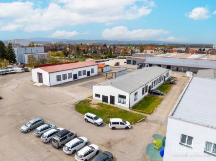 Pronájem kanceláře, 610 m²