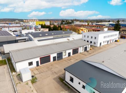 Pronájem kanceláře, 351 m²