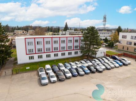 Pronájem kanceláře, 349 m²