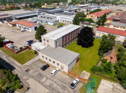 Pronájem kanceláře, 1 260 m²