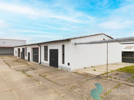 Pronájem - skladovací prostor, 414 m²