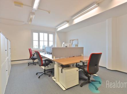 Pronájem kanceláře, 100 m²
